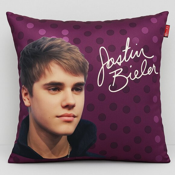 Justin Bieber Throw Pillow (2011 Vintage) - Picture 1 of 8